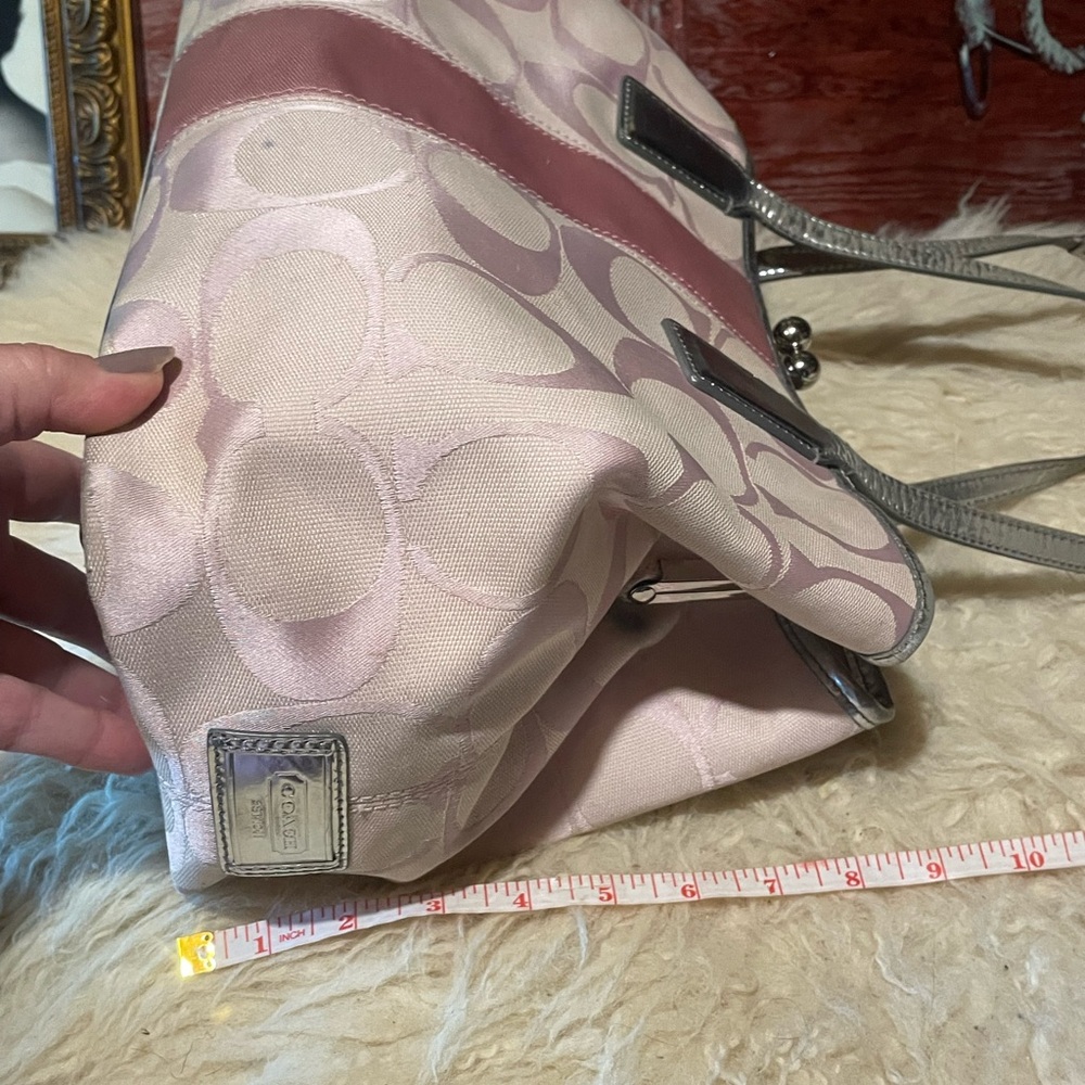 Coach Kiss Lock 3 section bag - Picture 7 of 13